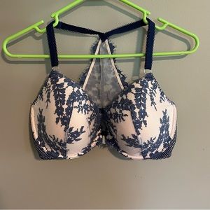 Victoria’s Secret Front Close Dream Angels Demi Lined Bra.  36DDD Lace Bra.